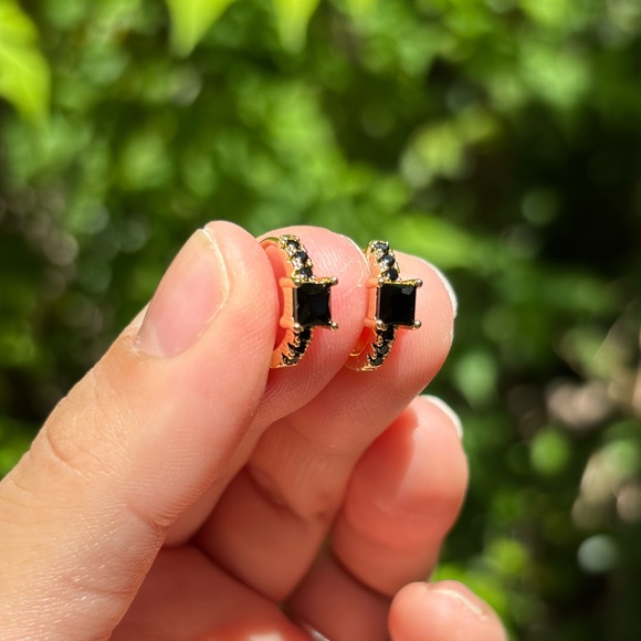 18K Gold Plated Stainless Steel Black Stone Small hoop earrings - Picture 4 of 6